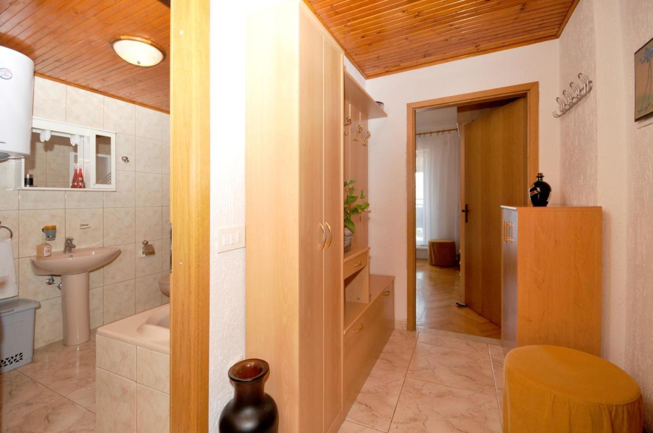 Apartman Elena Трогир Екстериор снимка