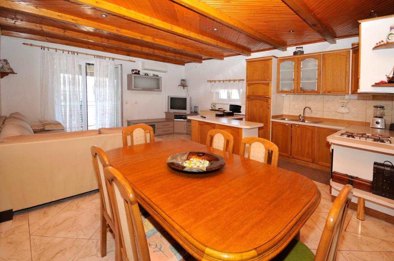 Apartman Elena Трогир Екстериор снимка
